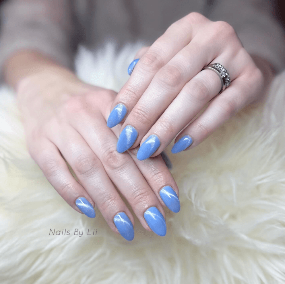 Mandelformade naglar i lavender shimmer